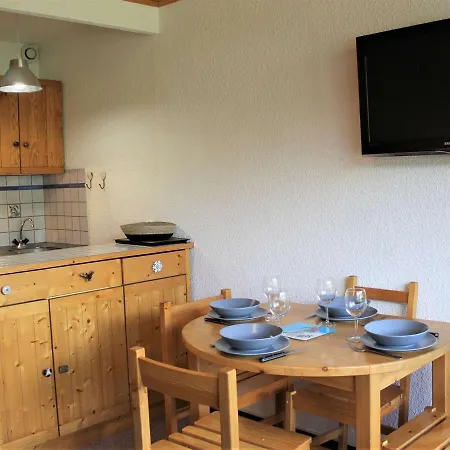 Apartment Vars Les Claux, Balcon, Parking, 200m Des Pistes - Fr-1-330b-197 Vars (Hautes-Alpes)